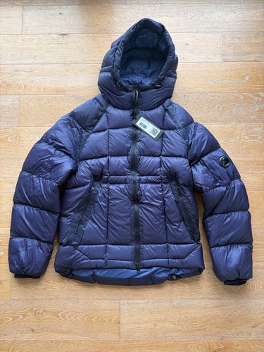 Company d shell - company, hooded