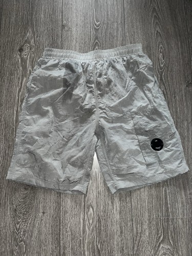 Eine kurze company - hose, in